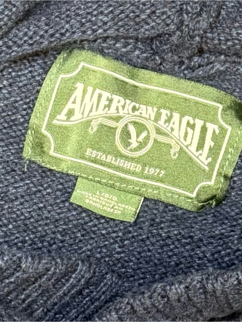 American Eagle Outfitters Men's Aztec
Southwest Hooded Sweater Sz L Blue Tan Y2K - Picture 5 of 6